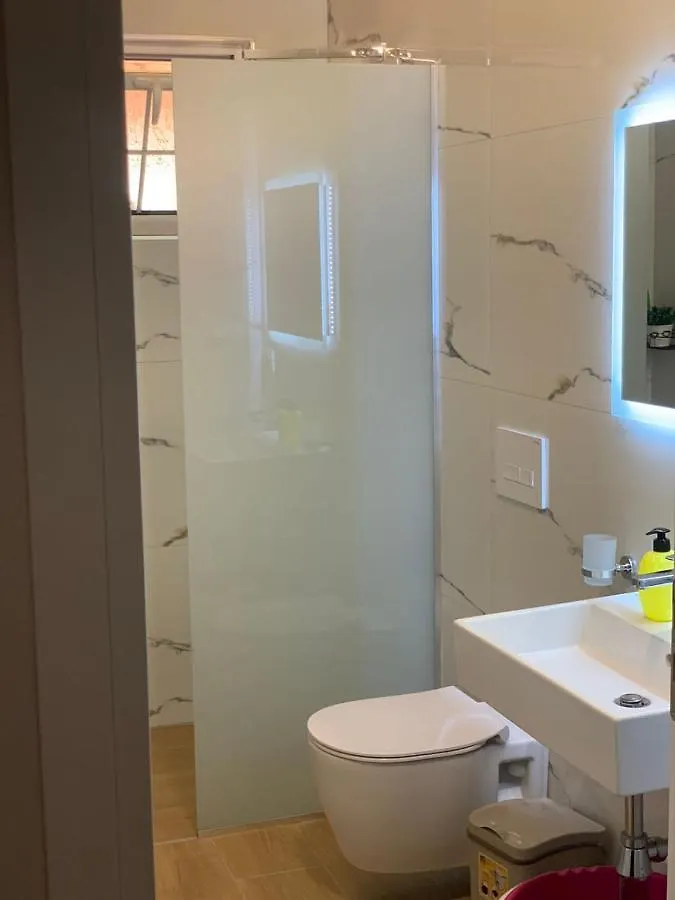 Amazing Familiar Apartments And Rooms Sarandë 0*,  Albania