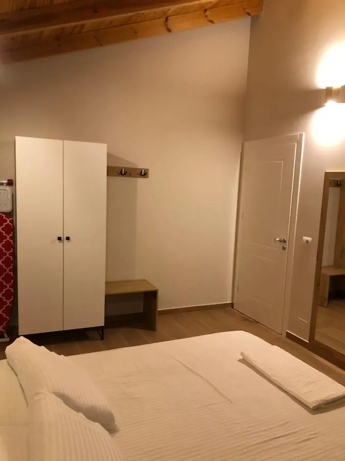 Amazing Familiar Apartments And Rooms Sarandë