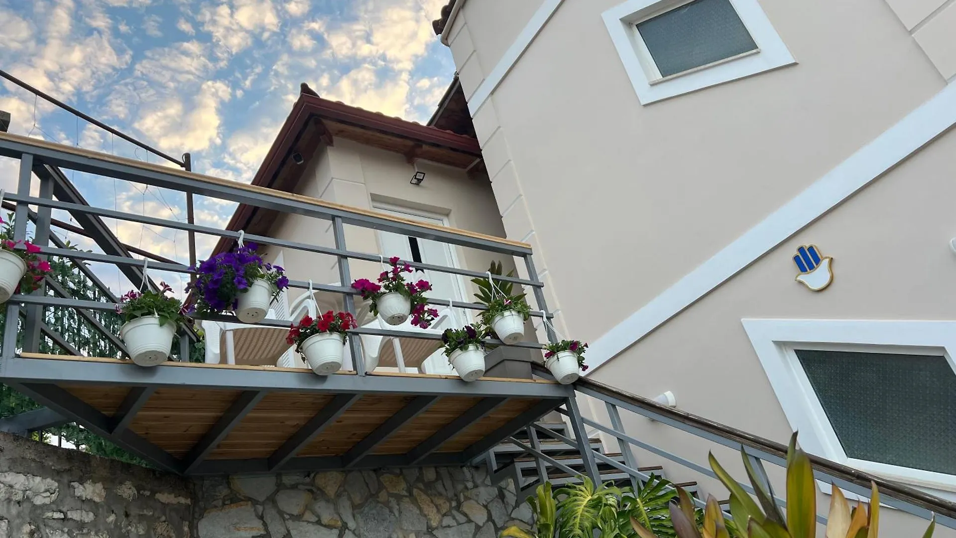 Amazing Familiar Apartments And Rooms Sarandë