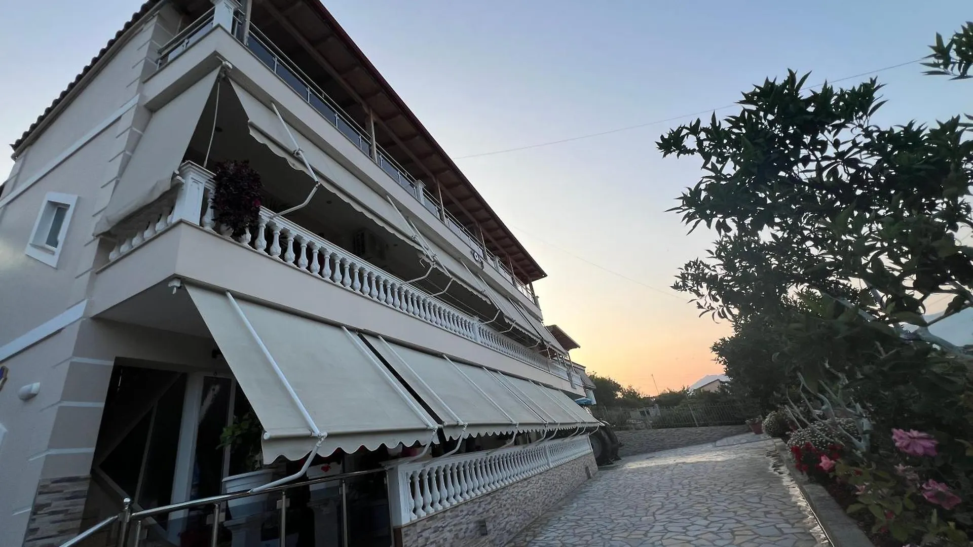Amazing Familiar Apartments And Rooms Sarandë Albania